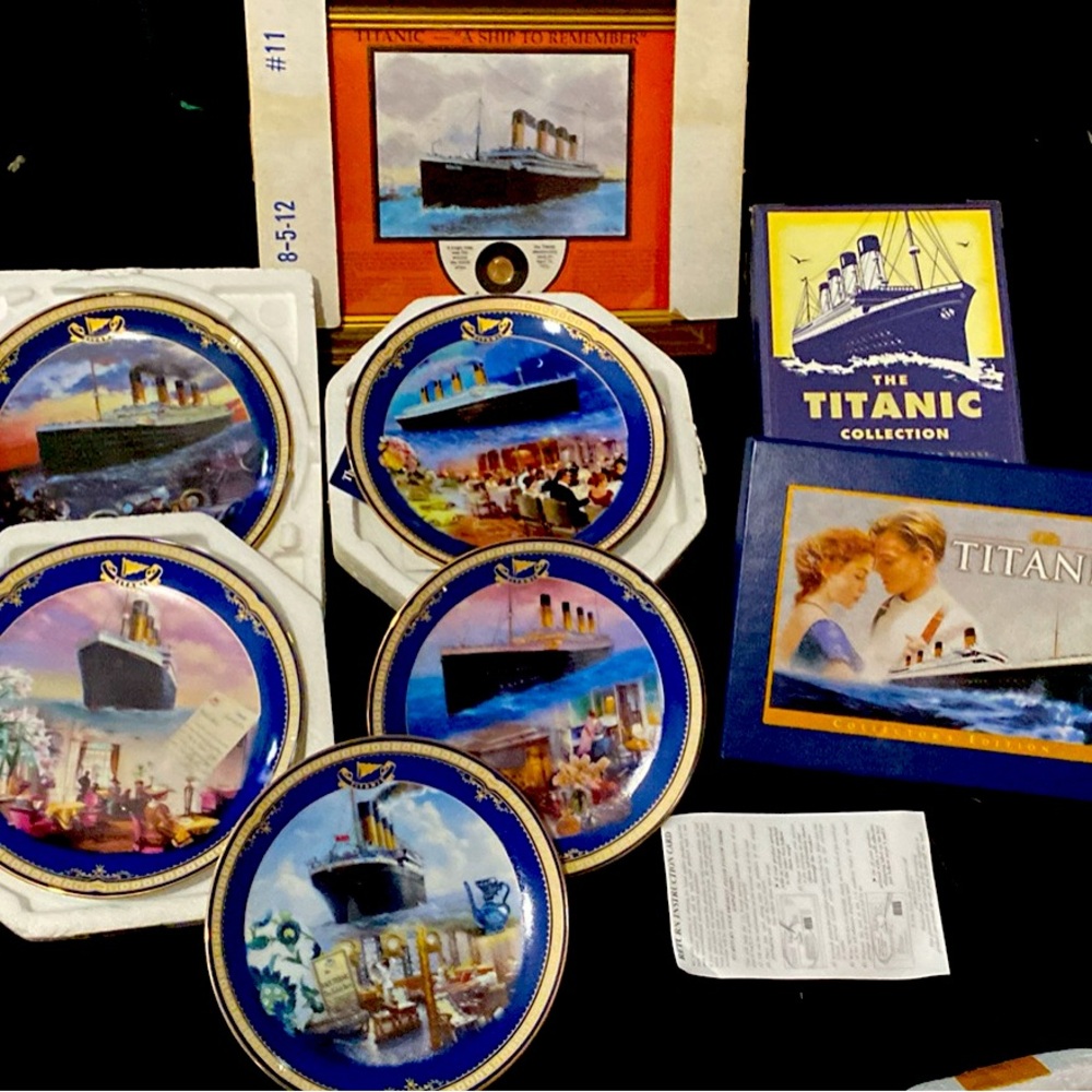 Vintages collectable. Wall decor never been out of box